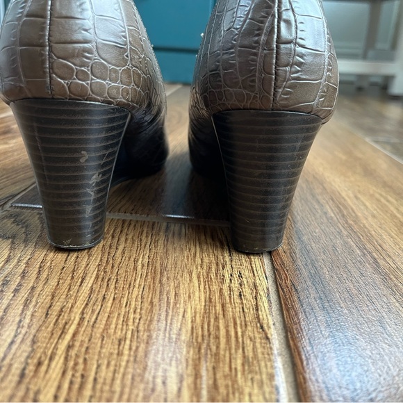 Brown Liz Claiborne Wedges - Picture 5 of 7